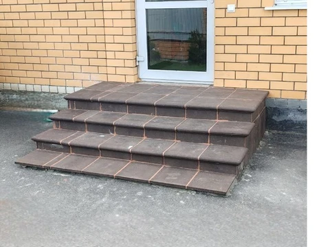 Коллекция Флоренция, цвет шоколад. Крыльцо частного дома